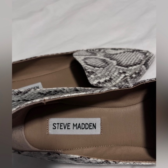 Steve Madden Women”s Feather Pu Upper Flat Shoes Size 7M - Picture 4 of 11